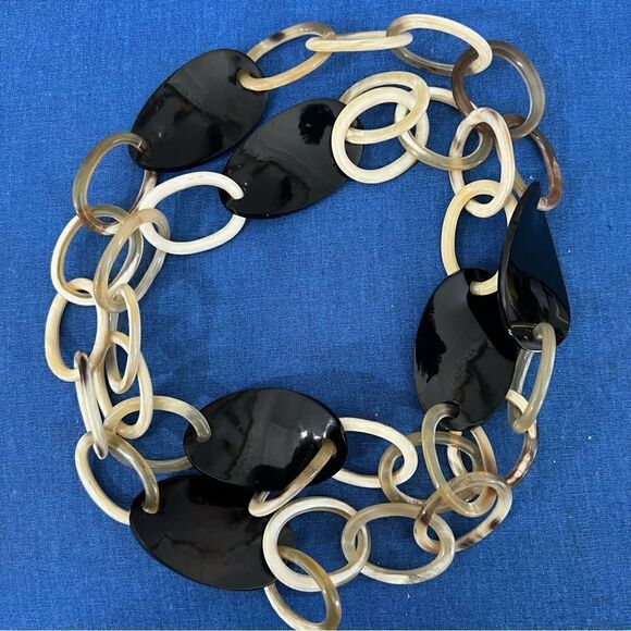 Black Enamell Faux‎ Ivory Chain Link Necklace - Picture 9 of 10